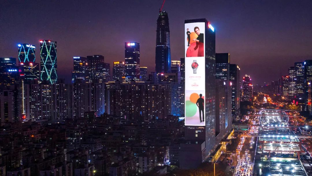 强势吸睛！艾比森3000㎡大屏亮相深圳大中华国际金融中心