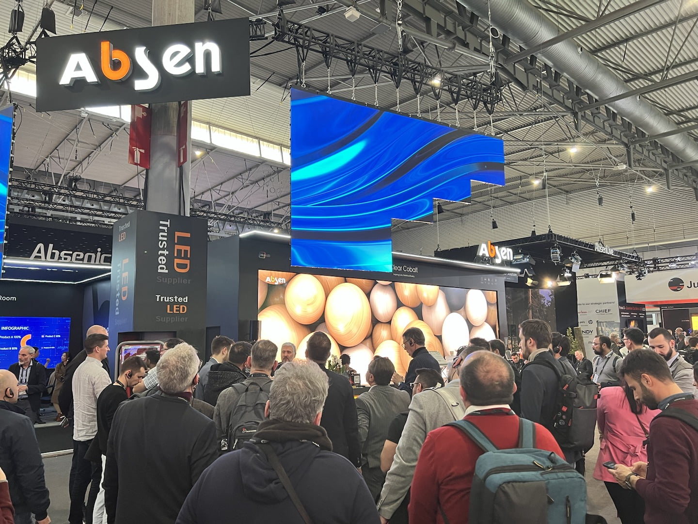 ISE 2023 | 艾比森开年首展捷报频传，沉浸式视觉盛宴震撼吸睛